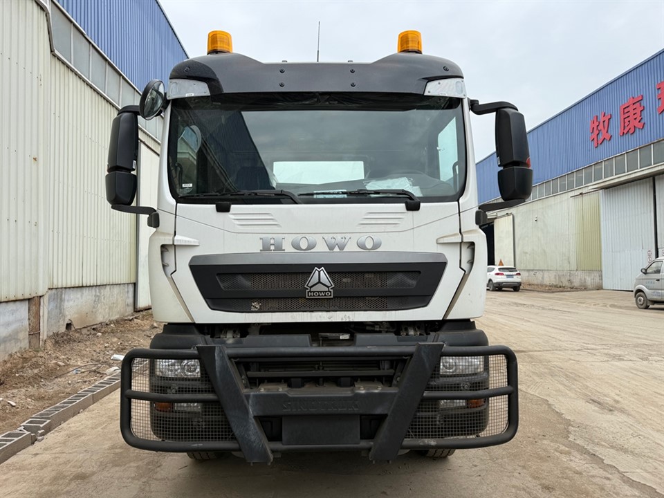 HOWO TX Tractor Truck