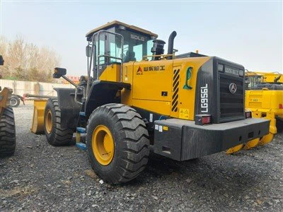Heavy-Duty Wheel Loader